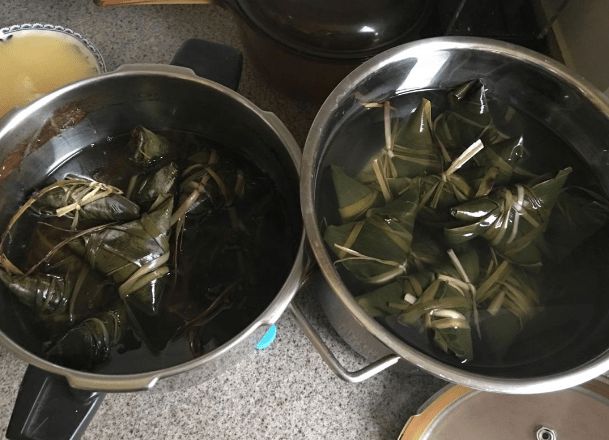 肉粽子的做法及配料，美味秘訣大揭秘！，肉粽制作全攻略，美味配方與秘訣大揭秘！